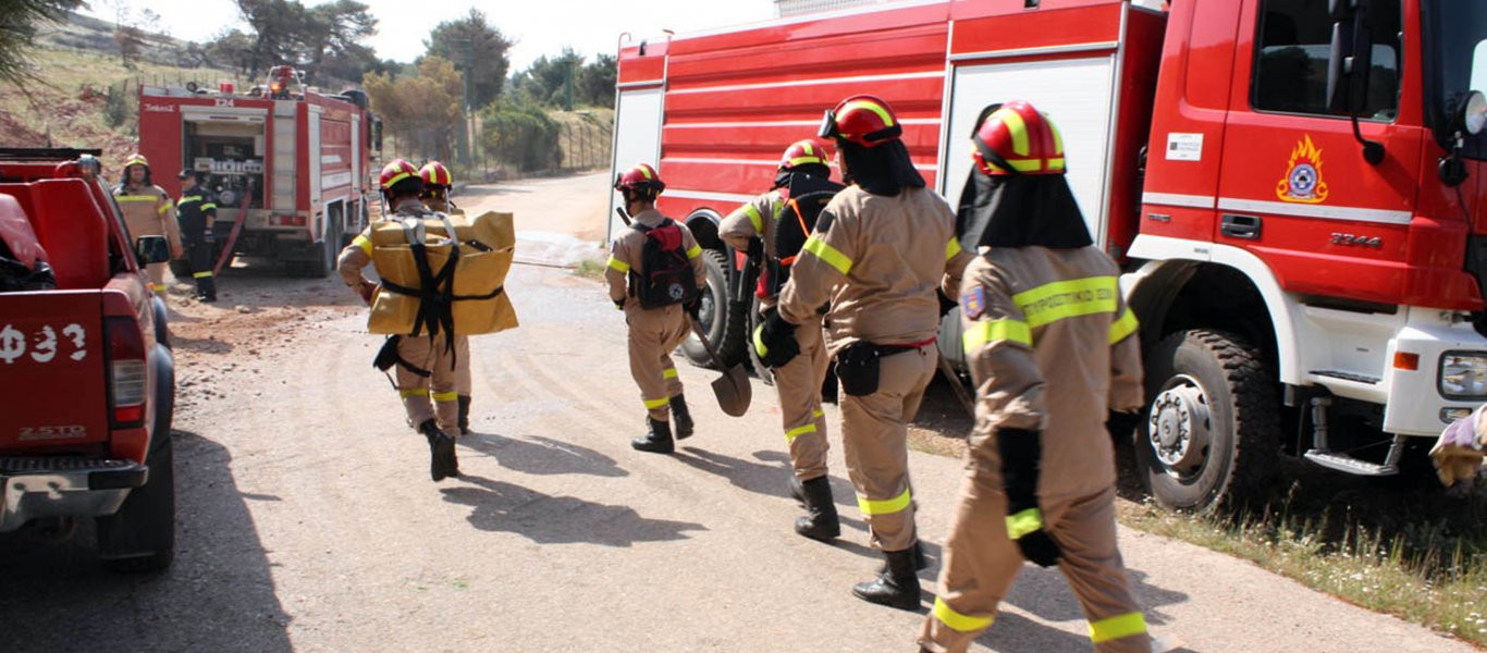 Πάτρα: Τρεις εστίες φωτιάς- Συναγερμός στην πυροσβεστική